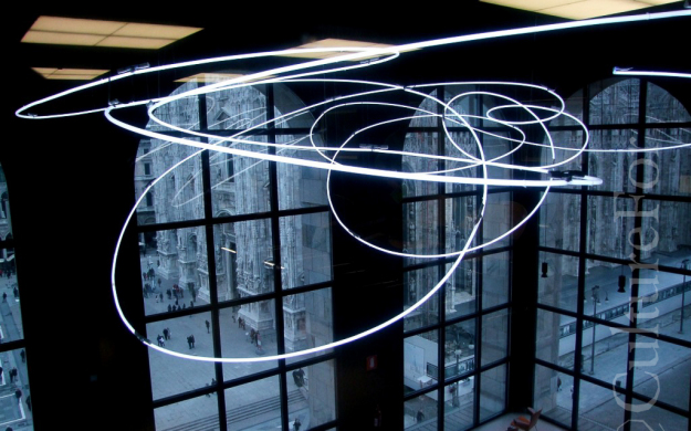 Museo del '900 Mlano Struttura al neon di Lucio Fontana